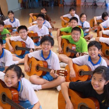 AMIS Music Guitar MOE AMIS Music Guitar Strum and Sing